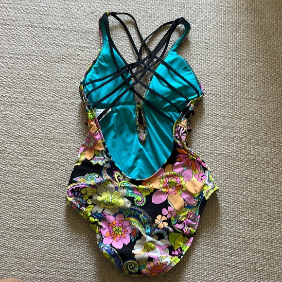 Trina Turk Keyhole One-piece Bathingsuit - Picture 4 of 4